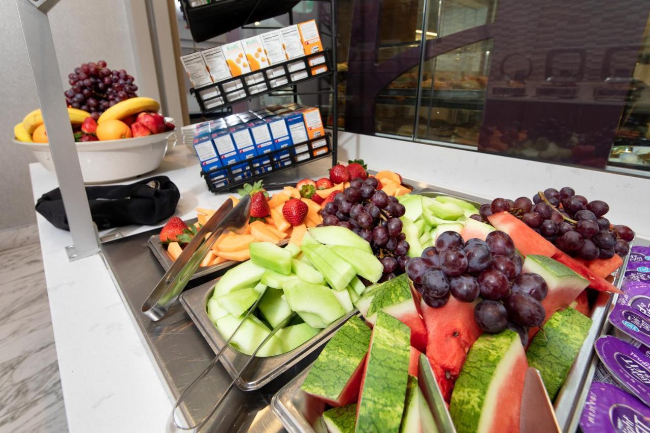 Holiday Inn Arlington At Ballston By Ihg Exterior photo