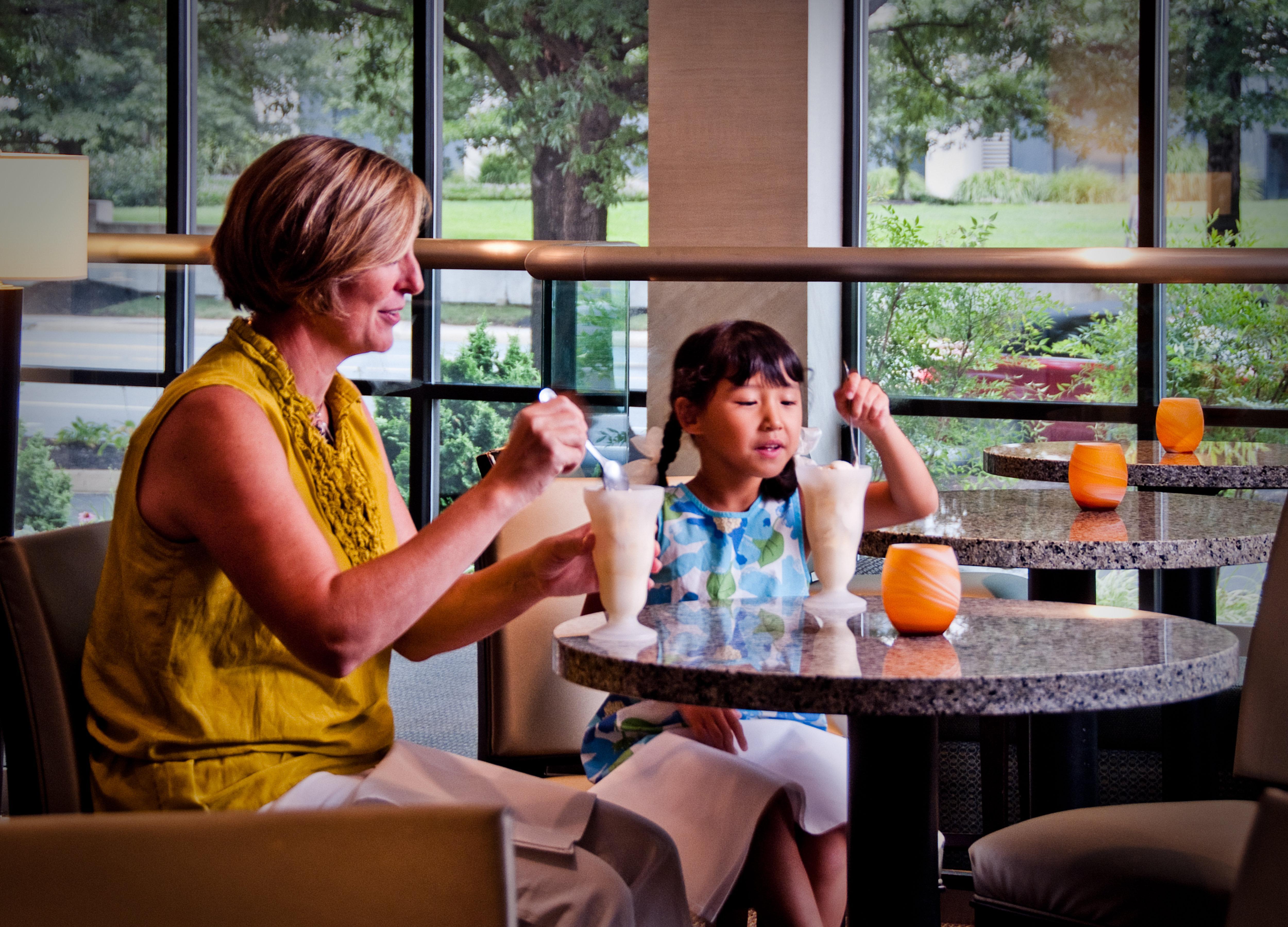 Holiday Inn Arlington At Ballston By Ihg Exterior photo