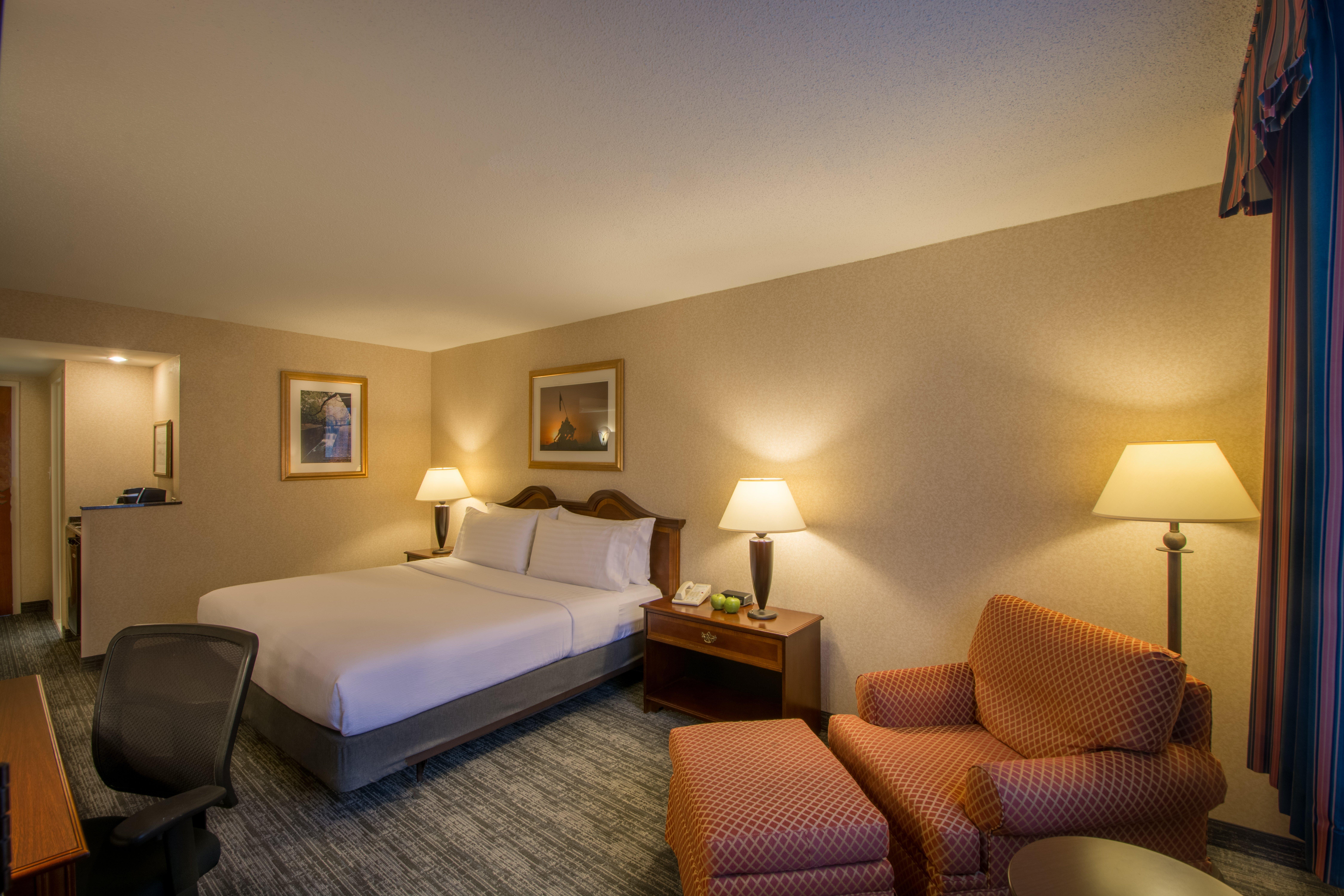 Holiday Inn Arlington At Ballston By Ihg Exterior photo