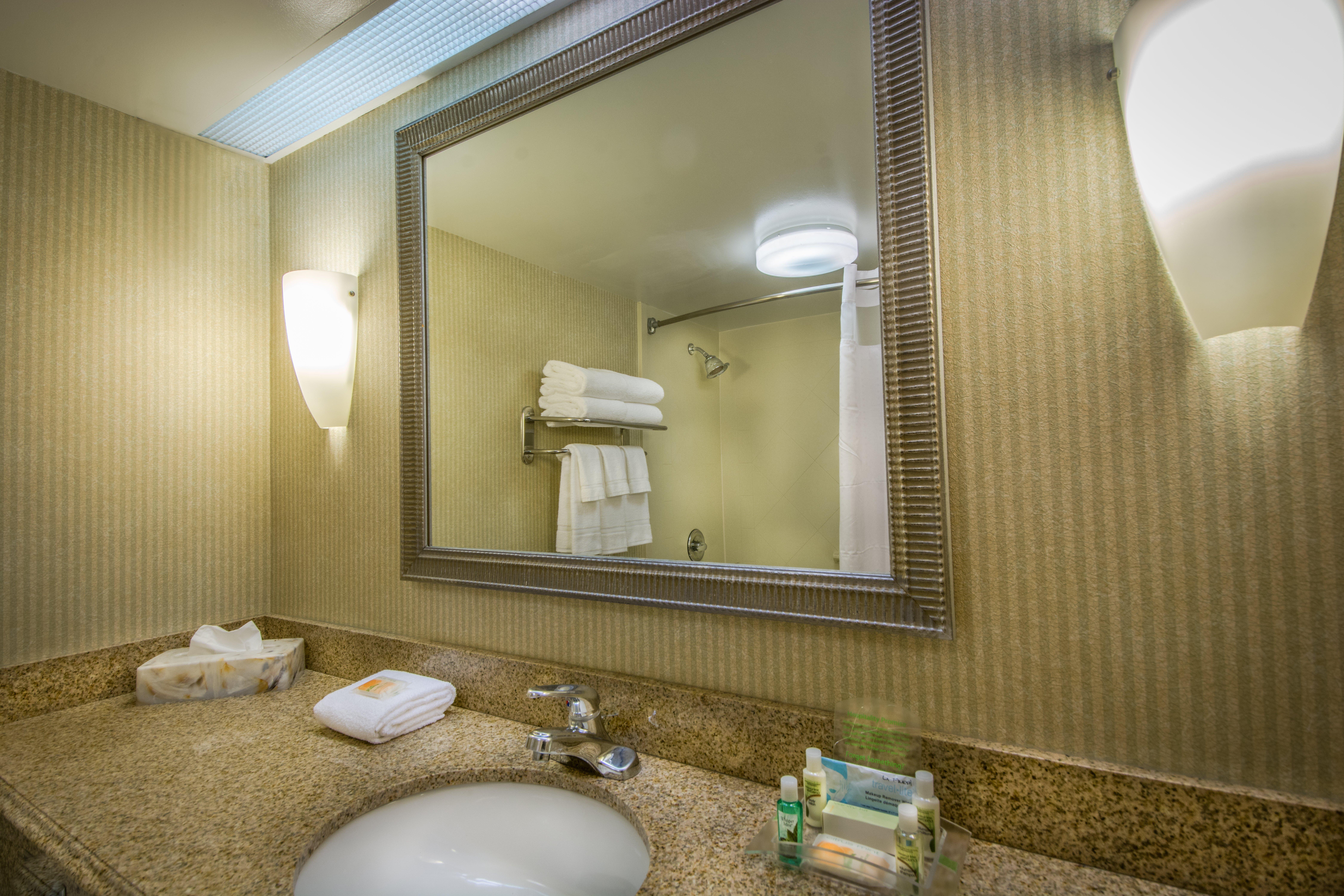 Holiday Inn Arlington At Ballston By Ihg Exterior photo