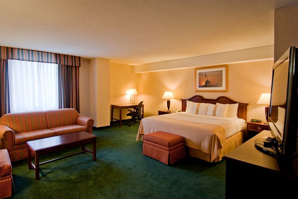 Holiday Inn Arlington At Ballston By Ihg Exterior photo